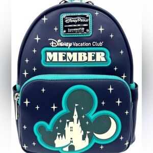 Loungefly Disney Parks Vacation Club Member Glow in DatkBackpack Hard Tag New!